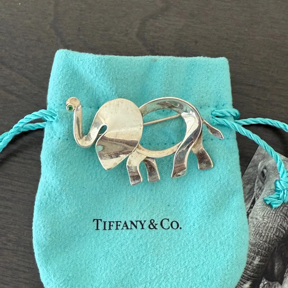Tiffany & co Save The Wild Collection sterling silver Elephant Brooch tzavorite - Picture 2 of 5
